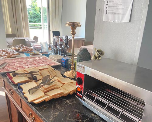 Toast and cold cuts for breakfast