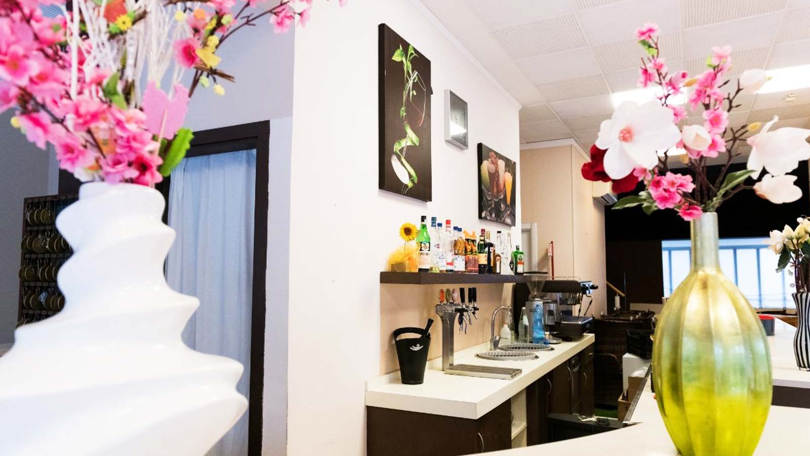 The bar of the Hotel Jupiter
